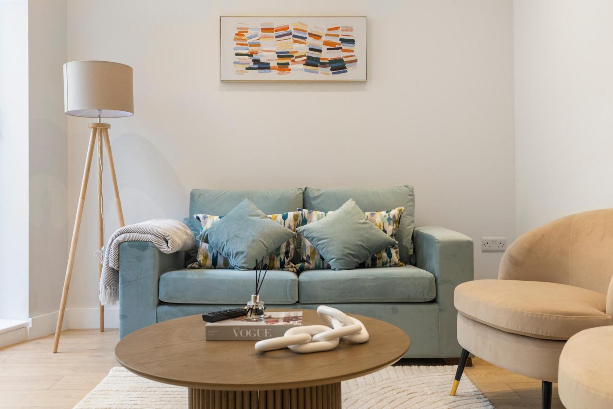 Apartment Modern 2br Sleeps 6 Spacious And Bright The Pine *